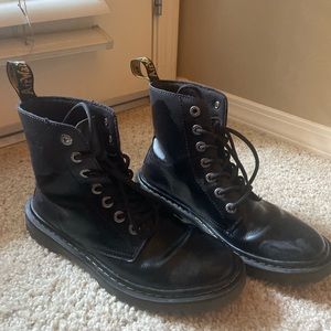 DOC MARTENS
